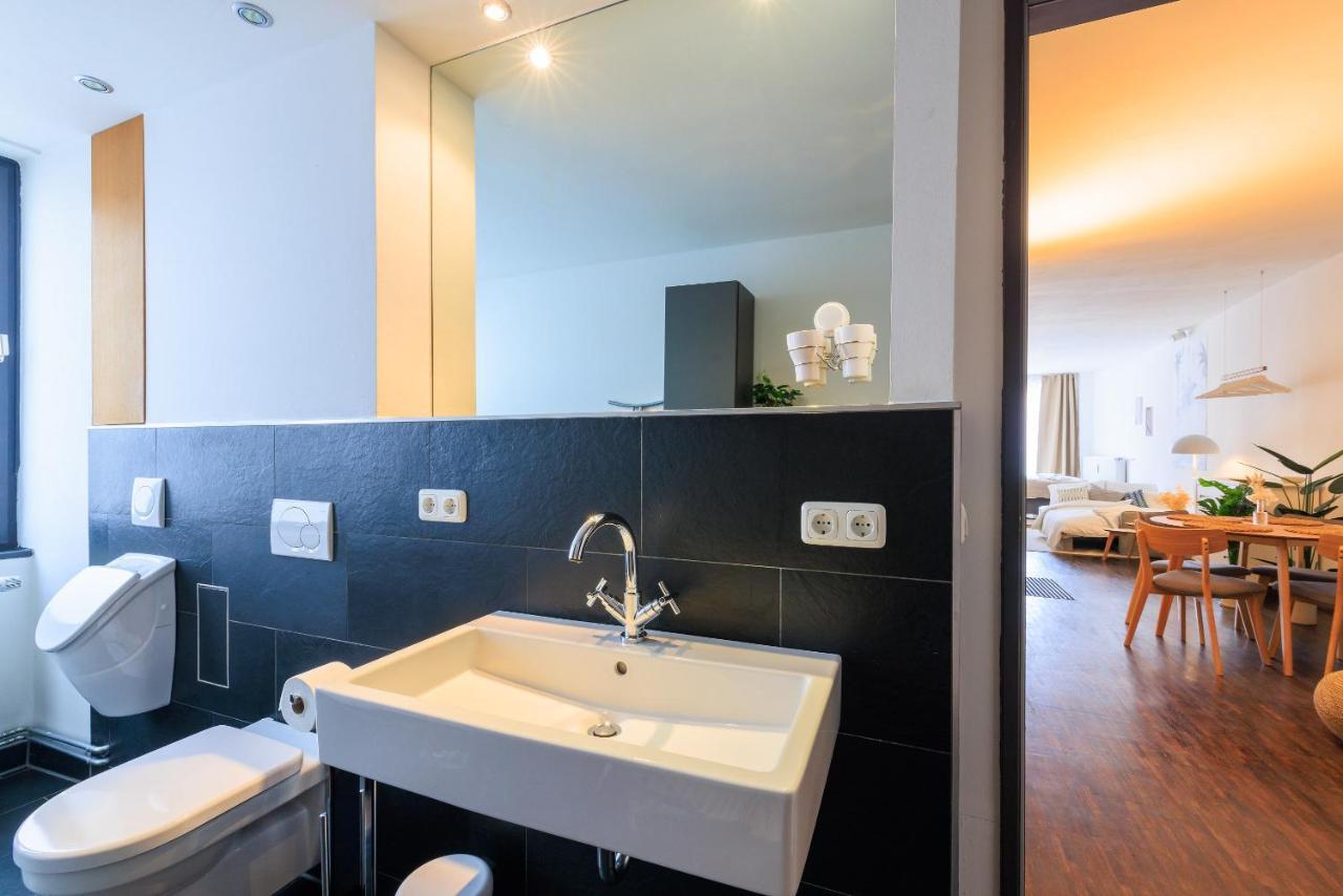 Global Living - Design Apartment I Rathausplatz I Kitchen I Augsburg Kültér fotó